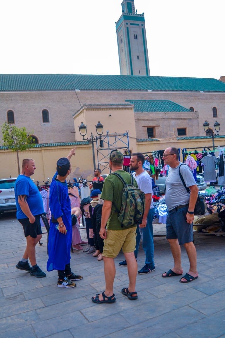 Home 2 Our Tour Guide Services at Casacado Voyageurs are designed to offer you an authentic and insightful exploration of Morocco. Whether you're wandering the winding alleys of Fez, discovering the vibrant streets of Marrakech, or experiencing the serene beauty of Chefchaouen, our expert guides will ensure you have an unforgettable journey.