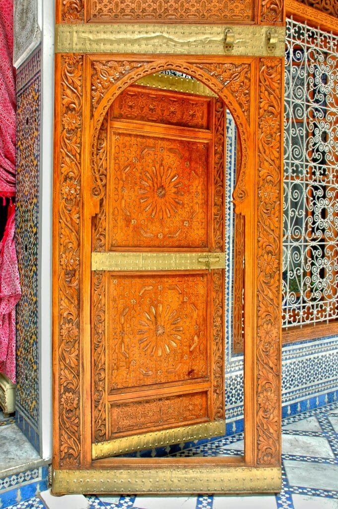 Why Is Fez, Morocco, Famous? 23 Wood carving is one of the most refined and symbolic crafts in Moroccan tradition. In Fez, master woodcarvers transform plain cedarwood into intricate, hand-carved geometric patterns and arabesque motifs that are used to decorate doors, ceilings, windows, and traditional Moroccan furniture. This delicate art requires years of training and an eye for detail. Each carved panel tells a story — reflecting spiritual harmony, mathematical balance, and the deep aesthetics of Islamic art. Whether in a mosque, a palace, or a traditional riad, woodwork adds warmth and beauty to every space. 🌟 Why It’s Special: Timeless Skill: Every piece is carved entirely by hand, using simple tools but immense knowledge and experience. Symbol of Prestige: In Moroccan culture, fine woodwork often signifies nobility, elegance, and refinement. Cultural Preservation: The tradition continues thanks to dedicated artisans who keep this art alive, passing it from master to apprentice.
