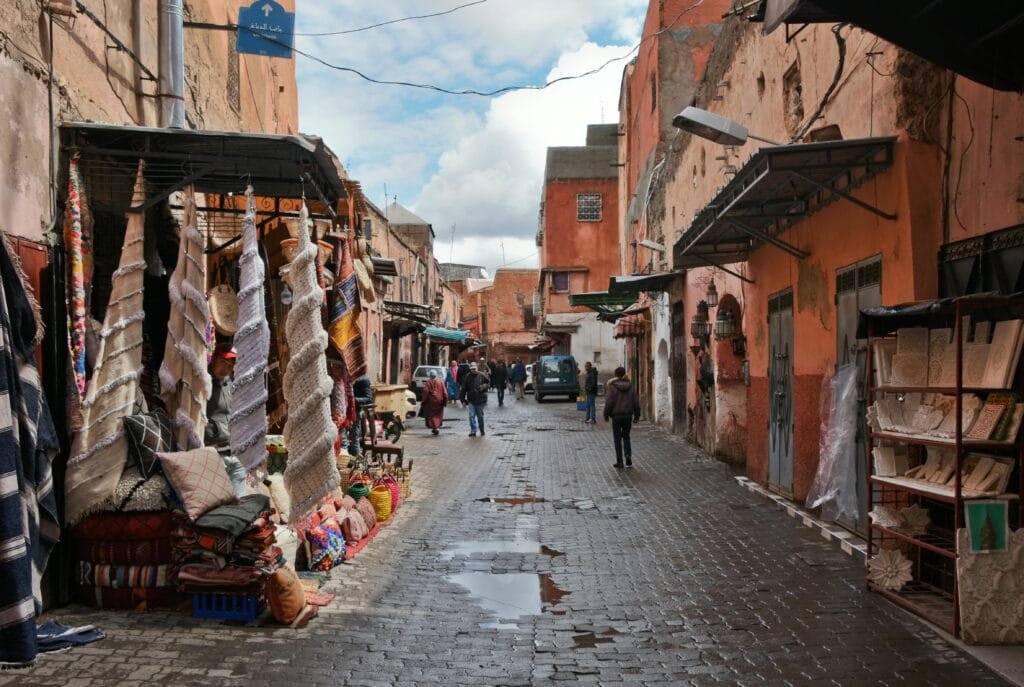 What to bring for every season in Morocco’s cultural capital

Fez’s weather shifts dramatically throughout the year—from chilly mornings in winter to scorching afternoons in summer. Packing smart will help you stay comfortable, respectful of local culture, and ready for any adventure the medina throws your way.